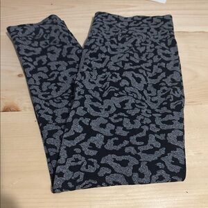 Chic Leopard Print Leggings